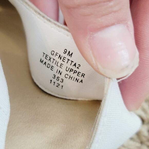 GUESS NETTA STRAPPY HEELS IN WHITE, SZ 9 - Picture 14 of 16